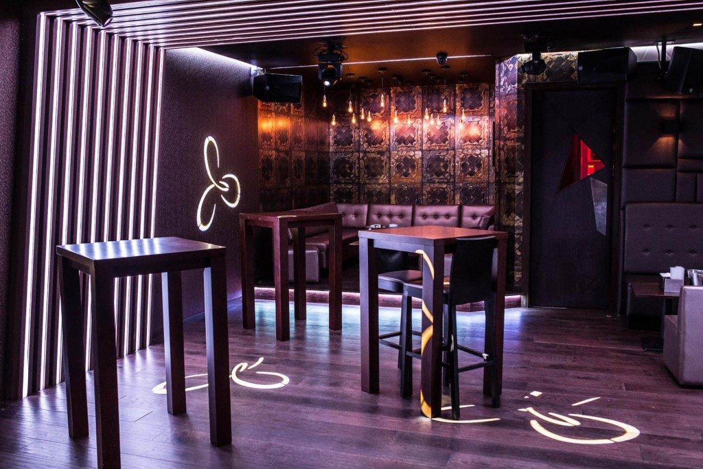 Ascolights design Namaste lounge London restaurant enhance your mood with lighting. Architectural fixtures and fittings, glamorous lighting, relaxed vibe